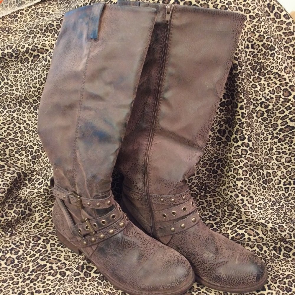 2266 Size 9.5 Sophia Taylor Knee Boots